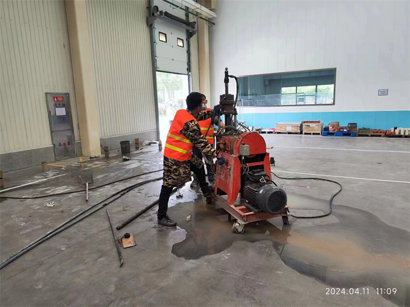 东湖厂房地面下沉塌陷注浆加固施工